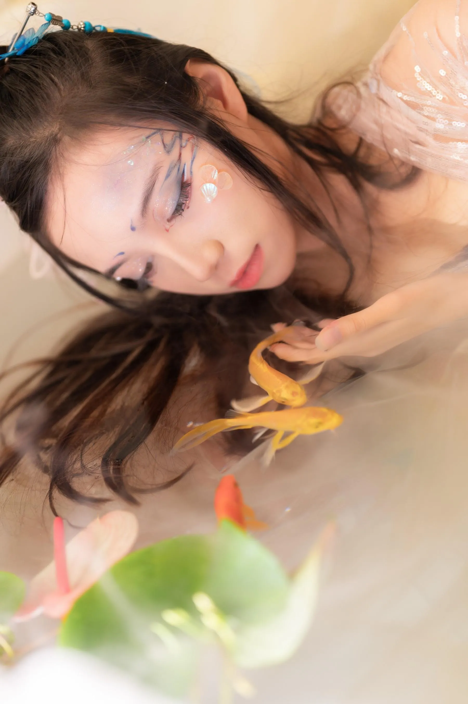 [艺图语] 2022.06.11 真金鱼姬 贰加六 [28P]插图2